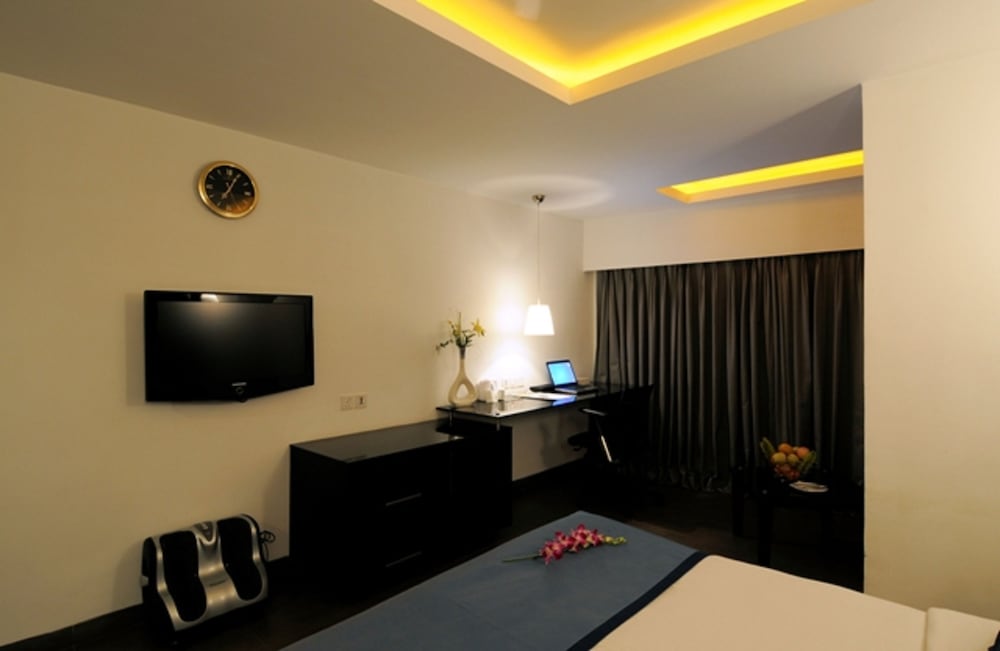 Business Suite - Photo 4