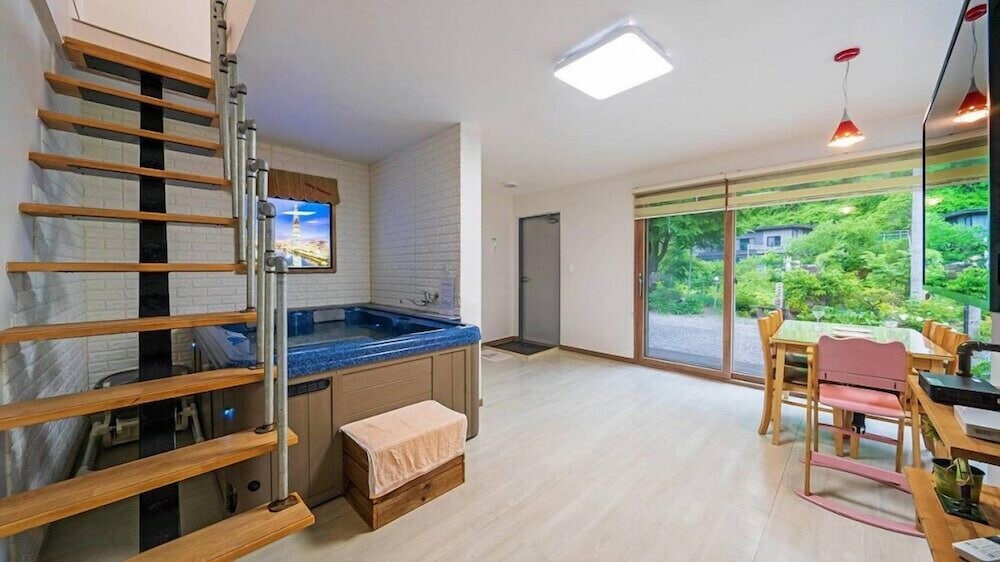 Room (Duplex Jet Spa 1) photo 3