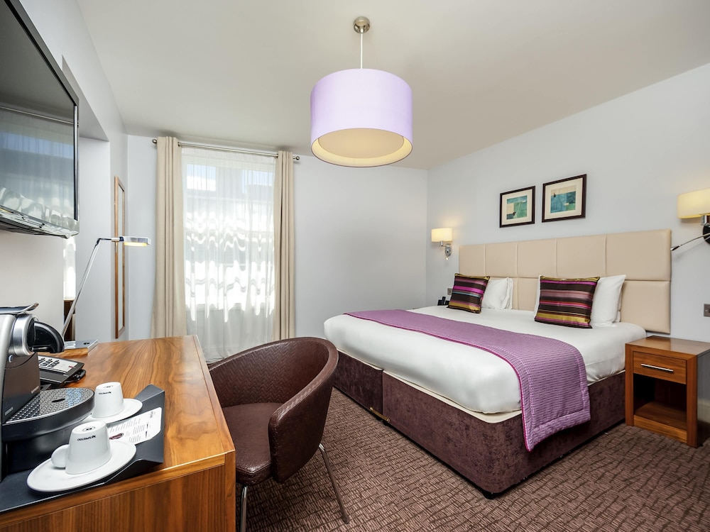Suite, 1 King Bed - Photo 2