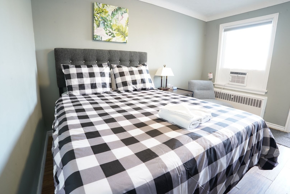 Economy Double Room, 1 Queen Bed photo 1