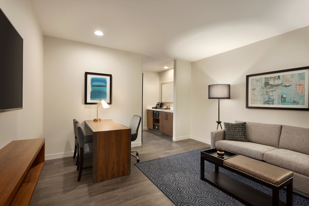 Premium Room, 2 Queen Beds, Accessible, Non Smoking (hearing acc) photo 2