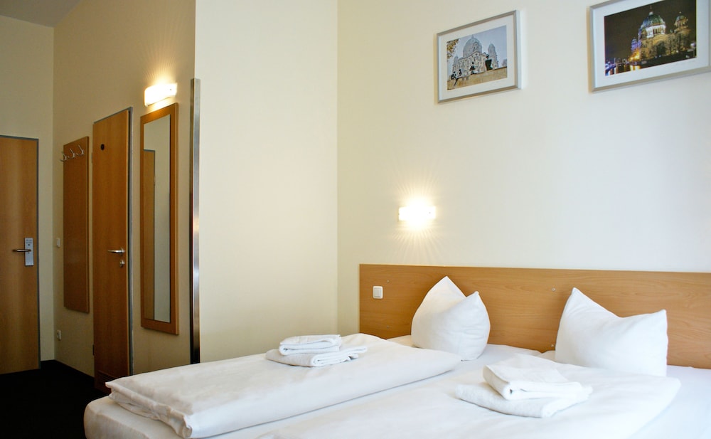 Double Room - Photo 8