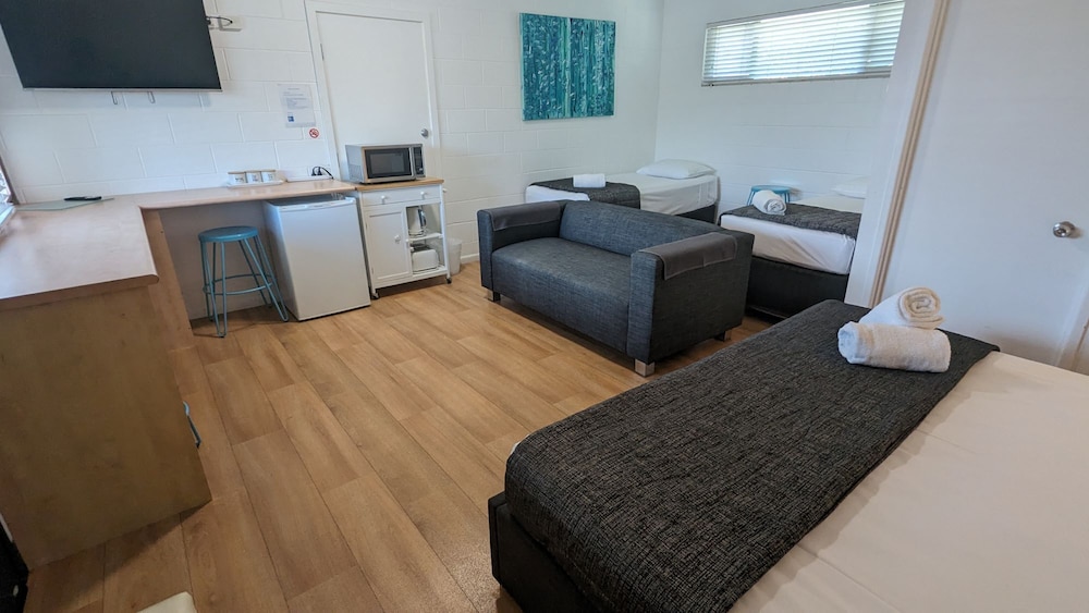 Family Room (Large Family Room) photo 2