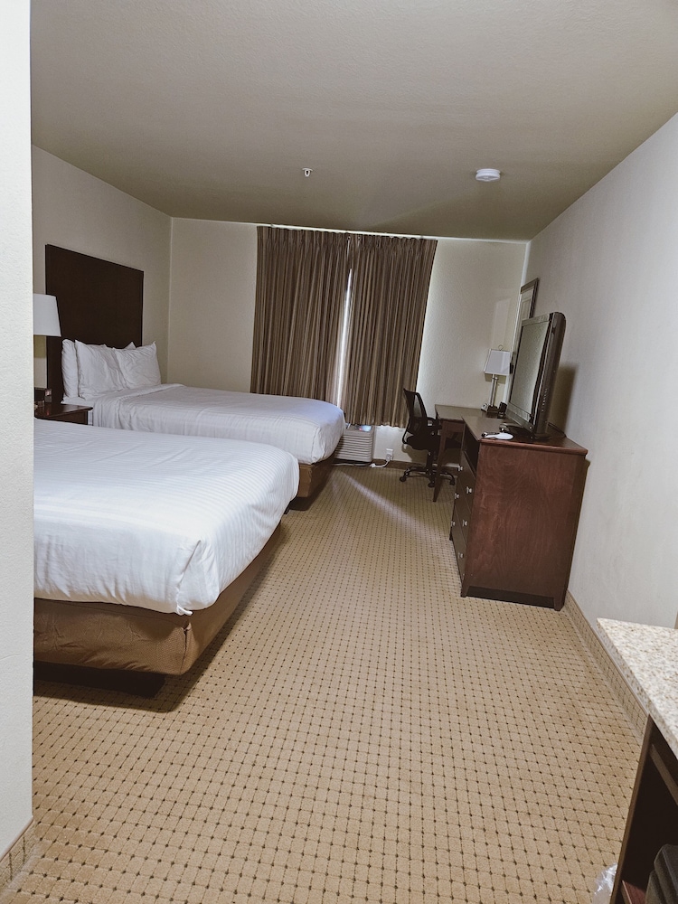 Standard Room, 2 Queen Beds, Non Smoking - Photo 2