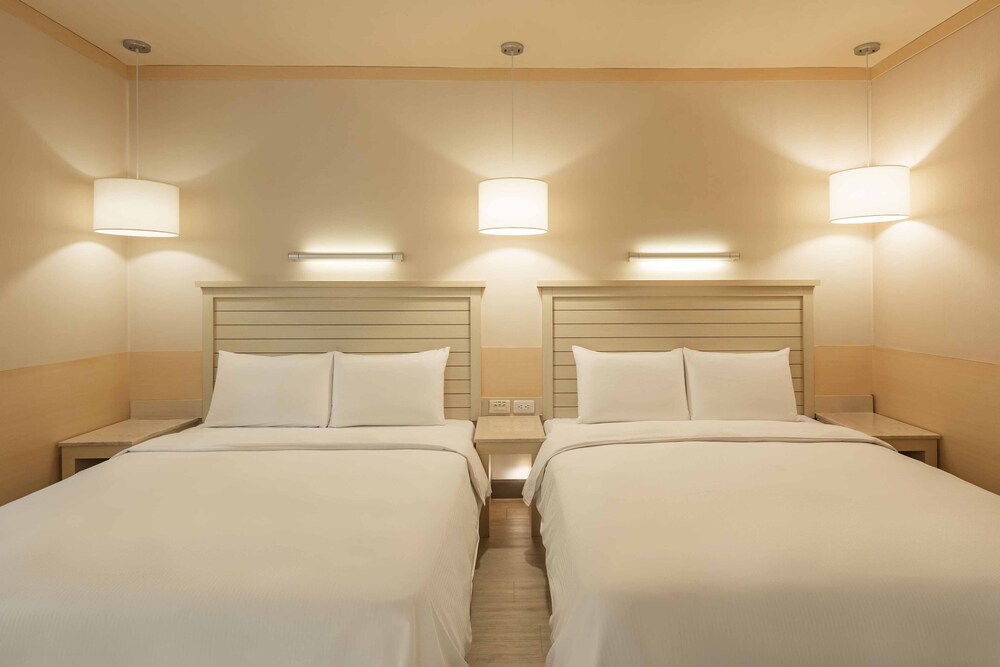 Elite Quadruple Room photo 2