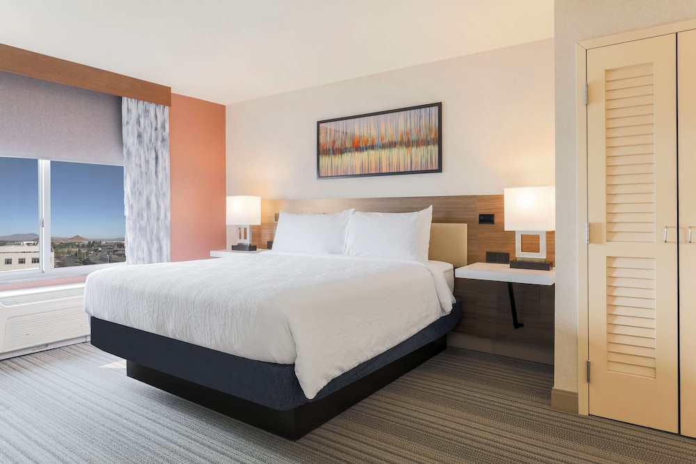 Suite, 1 Bedroom - Photo 1