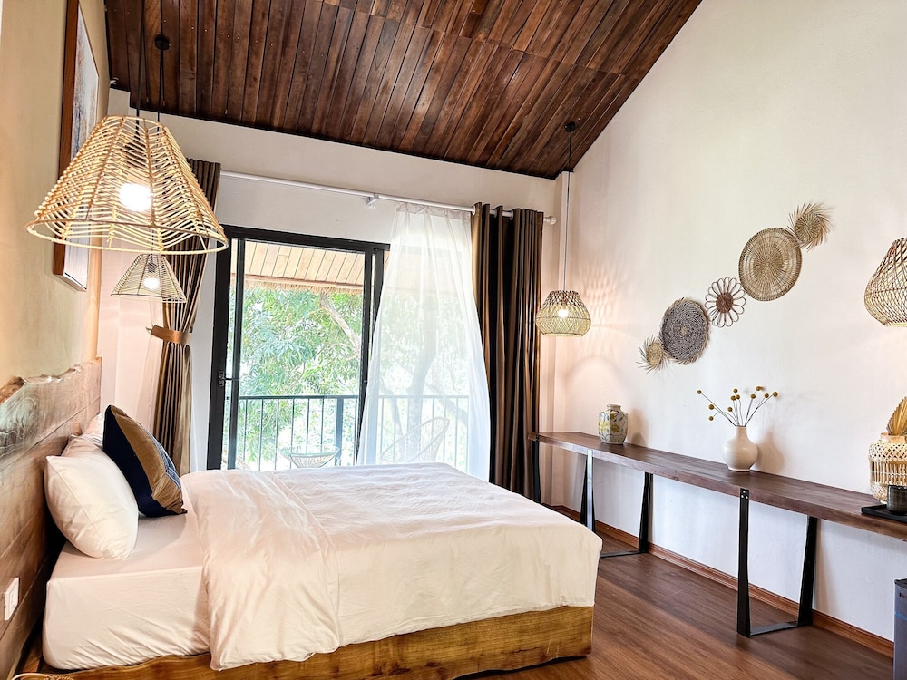 Deluxe Suite, Lake View photo 3