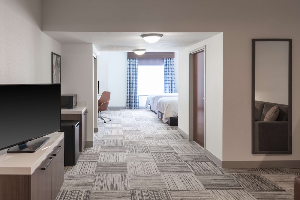 Deluxe Suite, Two Queen Beds (Sofa Bed) - Photo 2