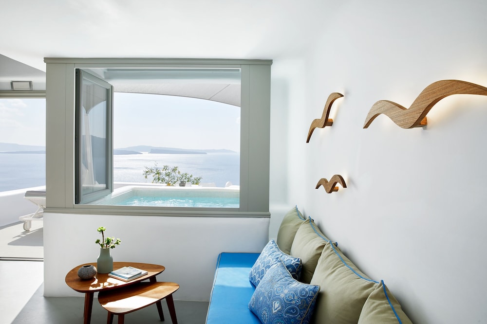 Deluxe Villa with Outdoor Private Heated Pool and Caldera View - Photo 21