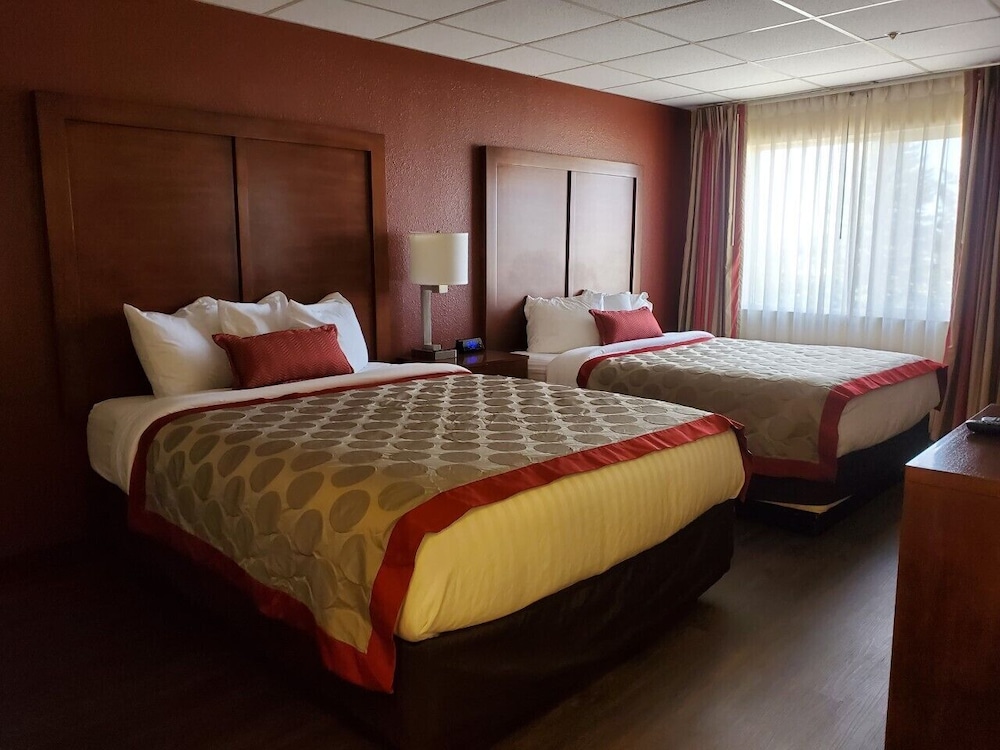 Room, 2 Queen Beds, Accessible, Non Smoking - Photo 3