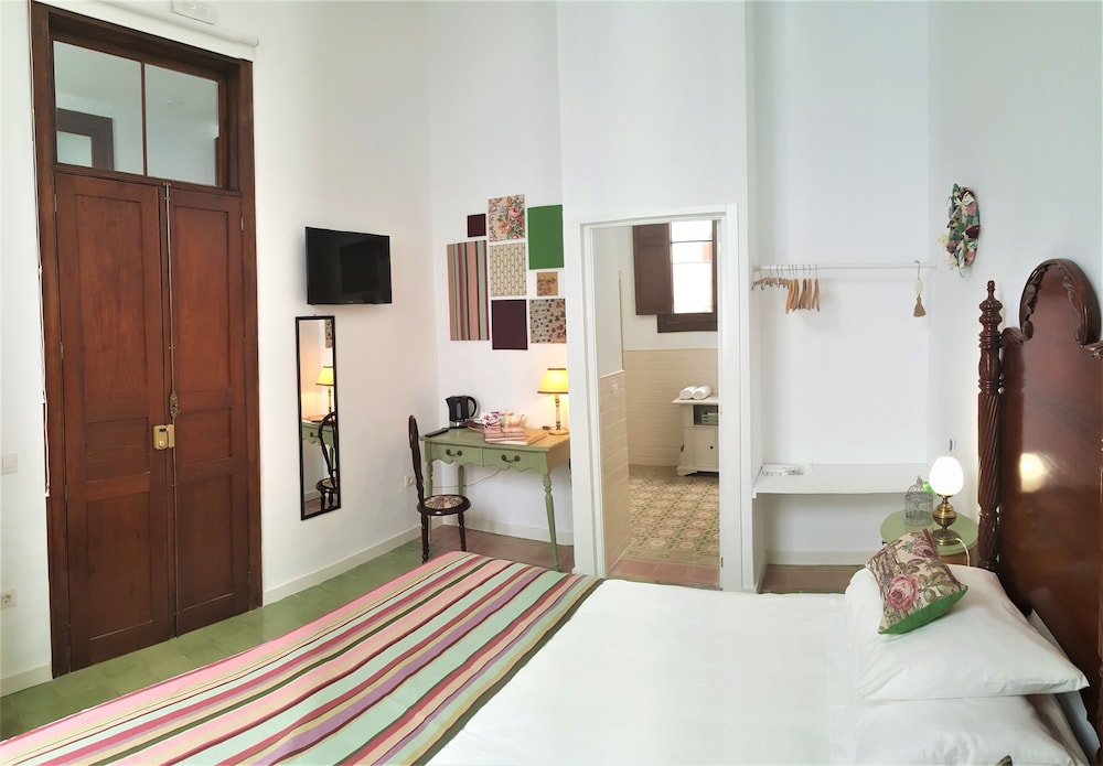 Superior Double or Twin Room photo 3