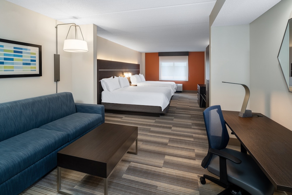 Suite, 2 Queen Beds, Hearing Accessible photo 3