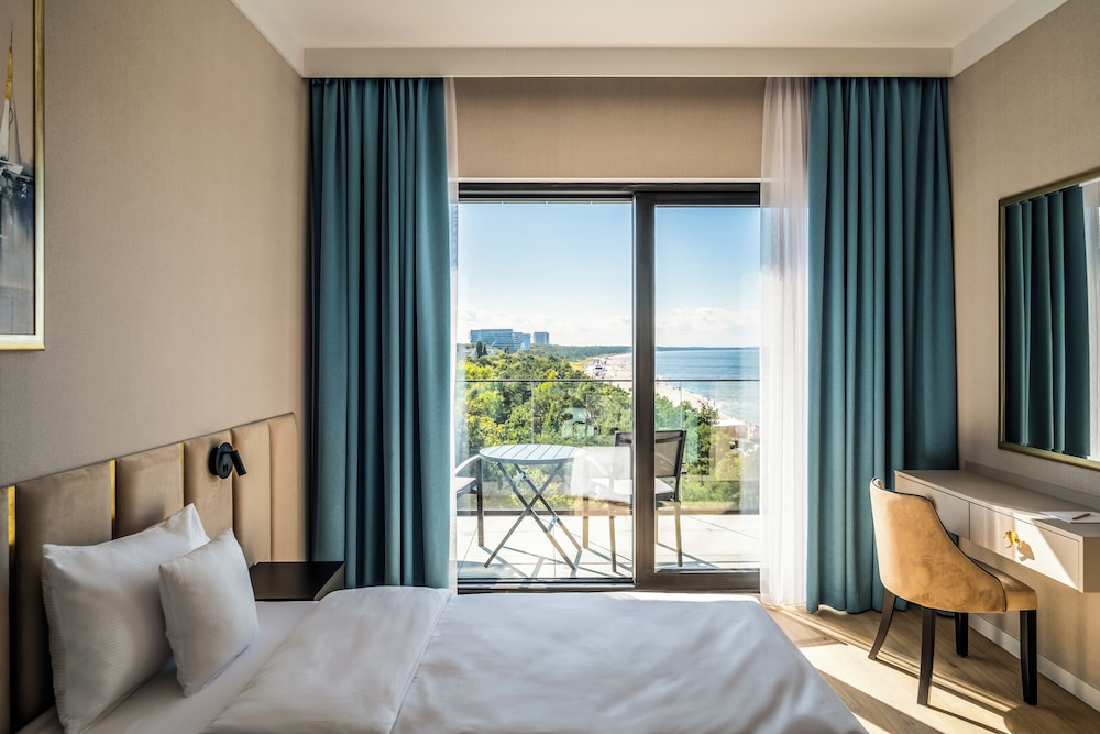 Superior Room, Partial Sea View