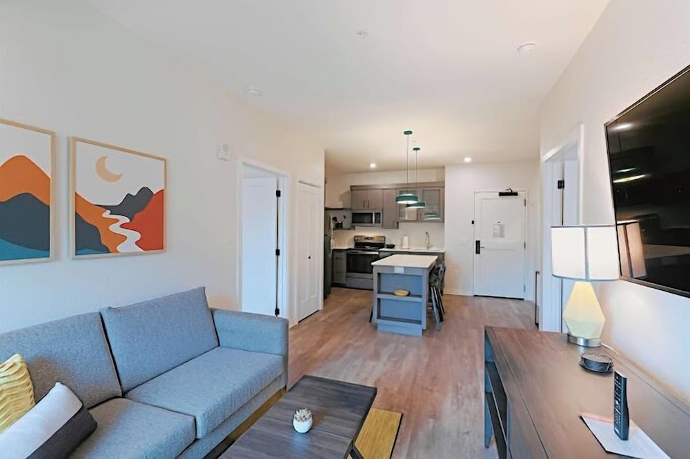Suite, 2 Bedrooms photo 3