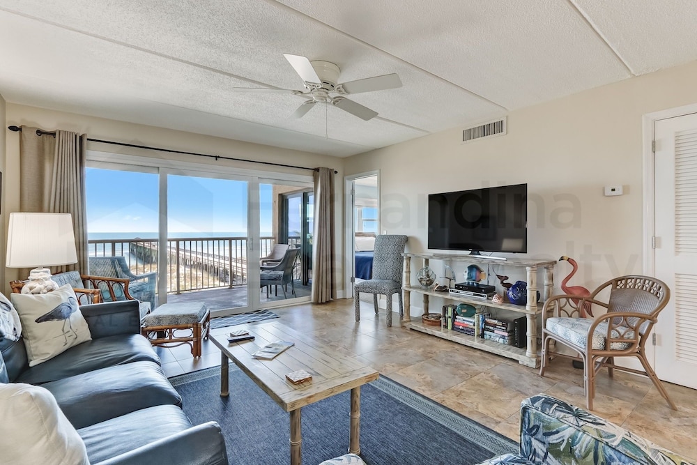 Condo, 2 Bedrooms