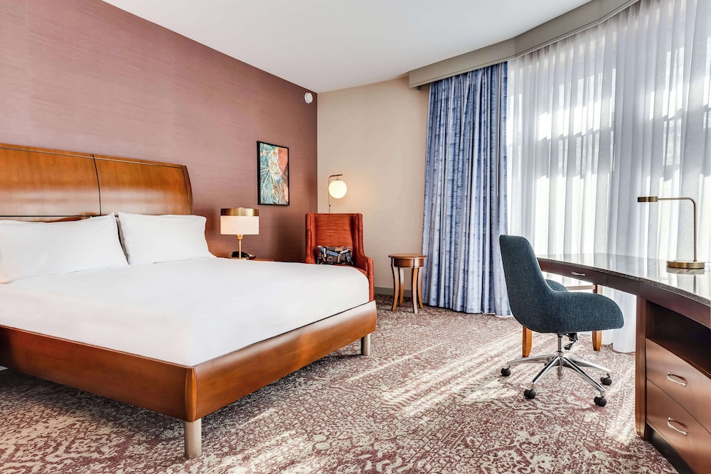 Room, 1 King Bed, Accessible, Bathtub photo 2