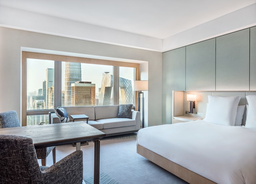 1 King Bed with CBD Tower View - Photo 1