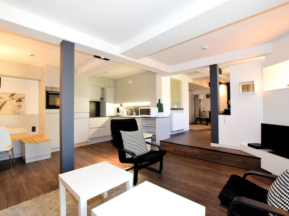 Apartment photo 1