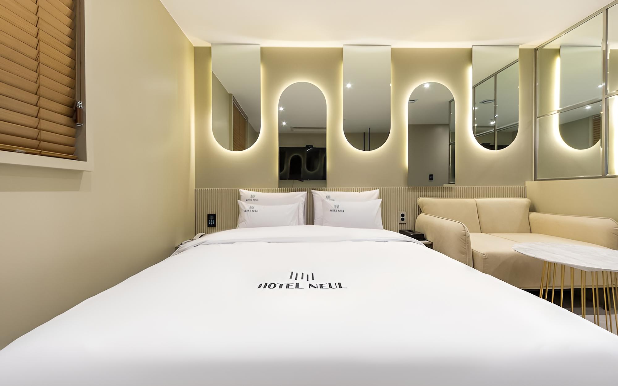 Room (Standard (with styler Netflix availab) - Photo 1