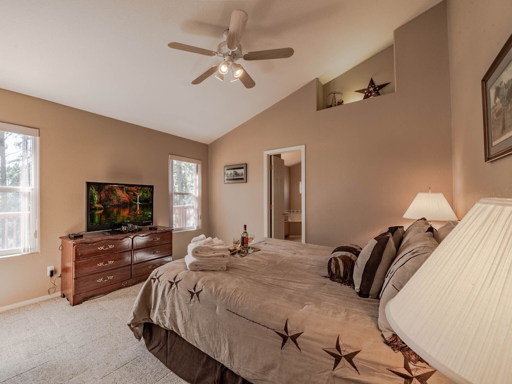Studio (3 Bedrooms)