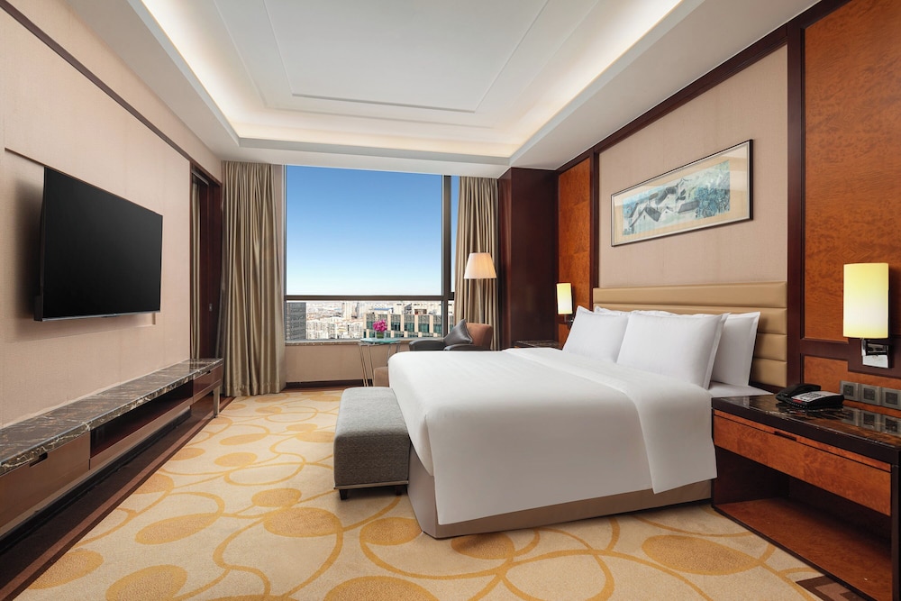 Suite, 1 Bedroom - Photo 2