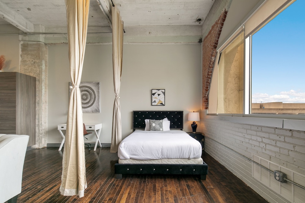 Premium Loft, 2 Bedrooms, City View, Executive Level photo 2