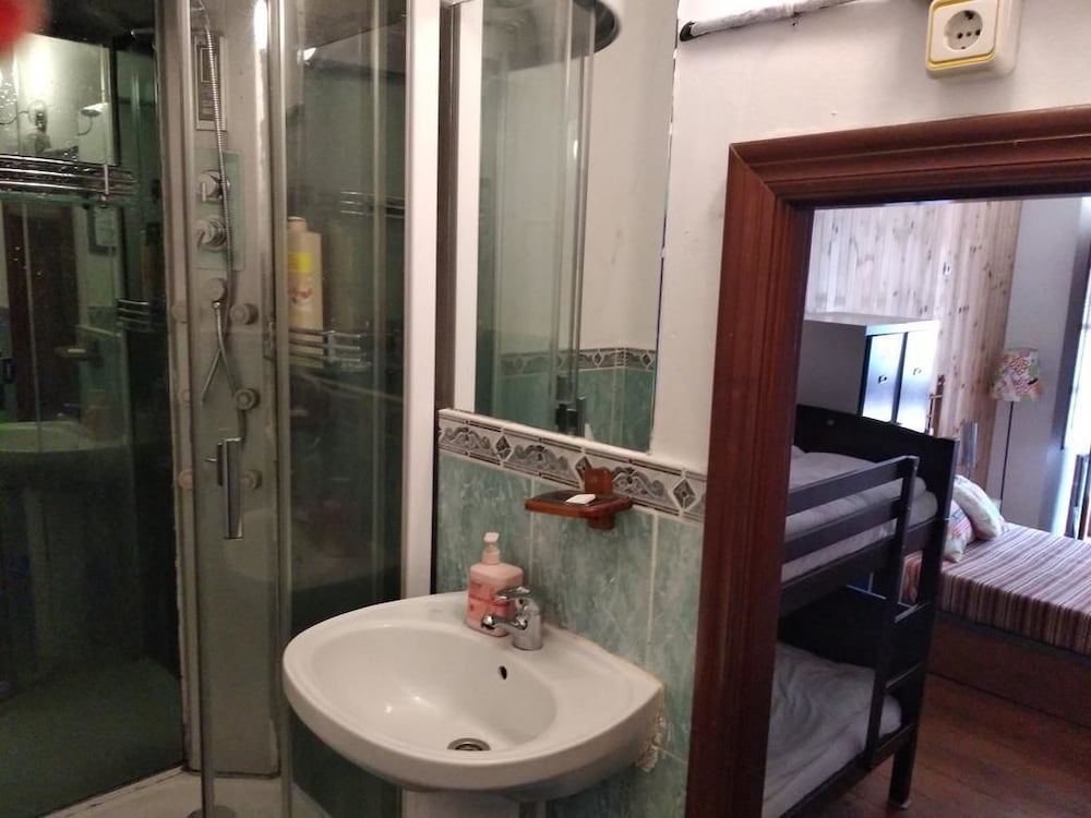 Family Room, Ensuite photo 2