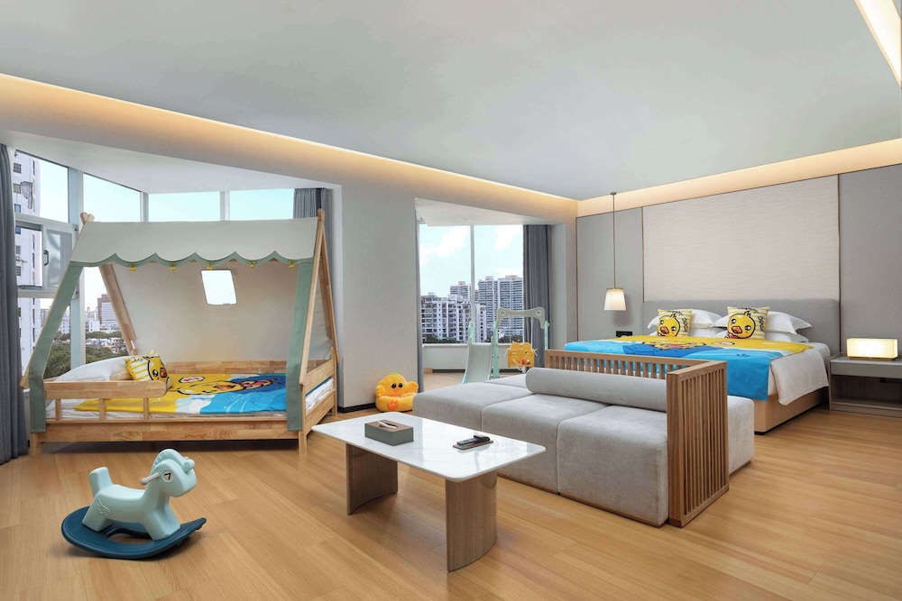 Family Room, 1 King Bed, Non Smoking