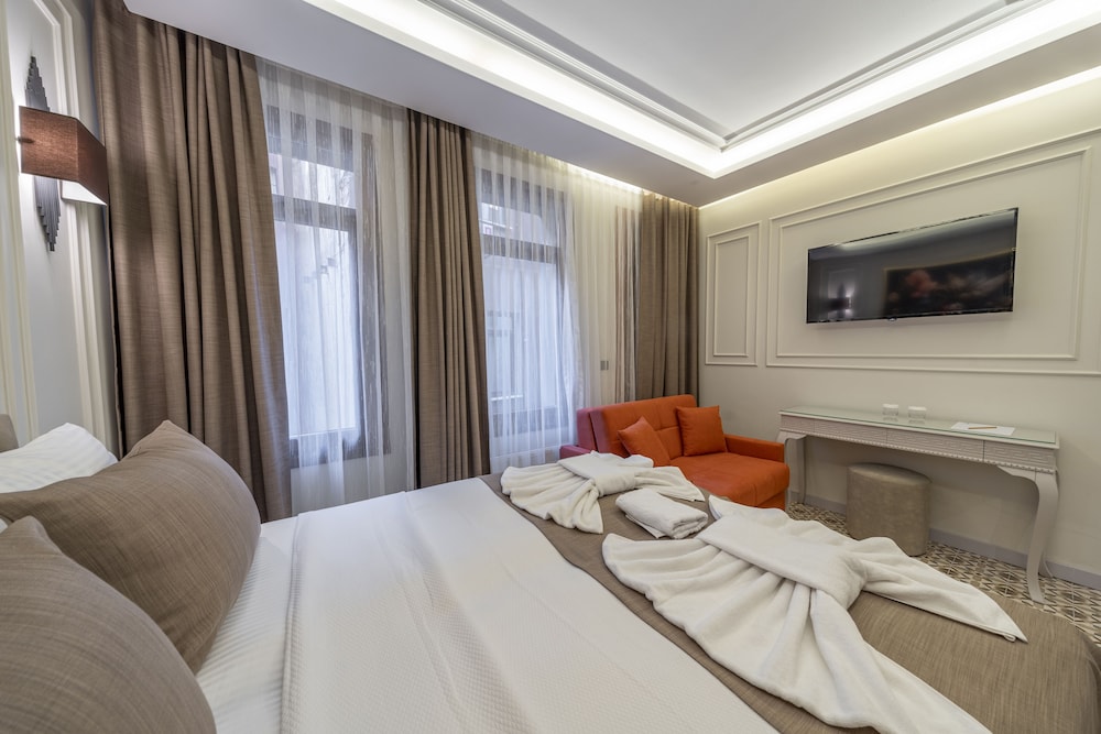 Superior Double or Twin Room photo 3