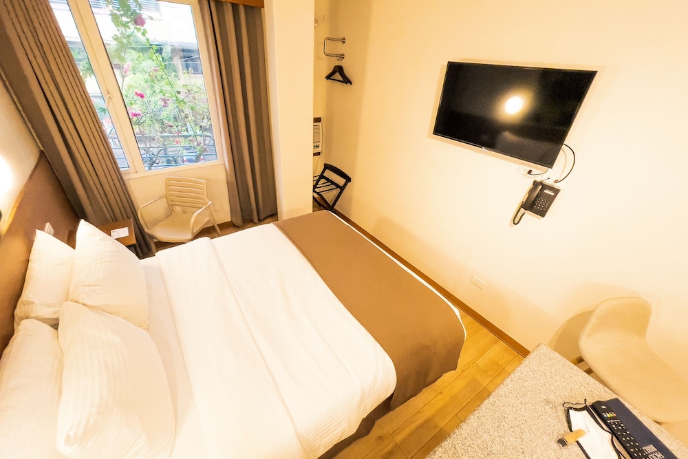 Queen Room - Photo 2