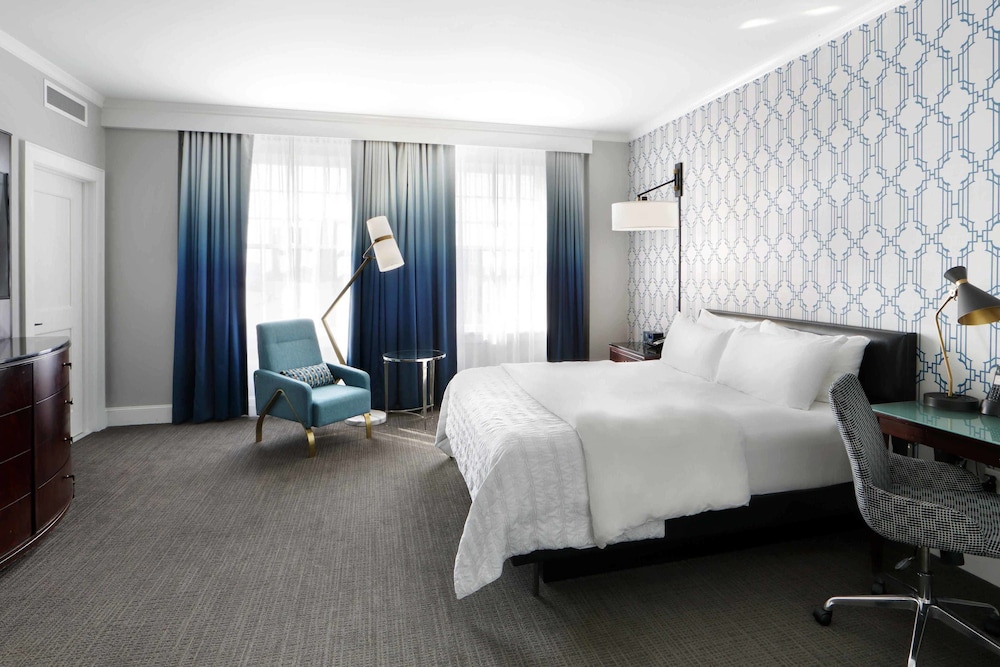 Deluxe Room, 1 King Bed - Photo 2
