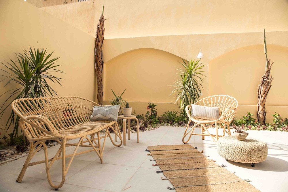 Standard Studio, 1 Queen Bed, Courtyard Area photo 3