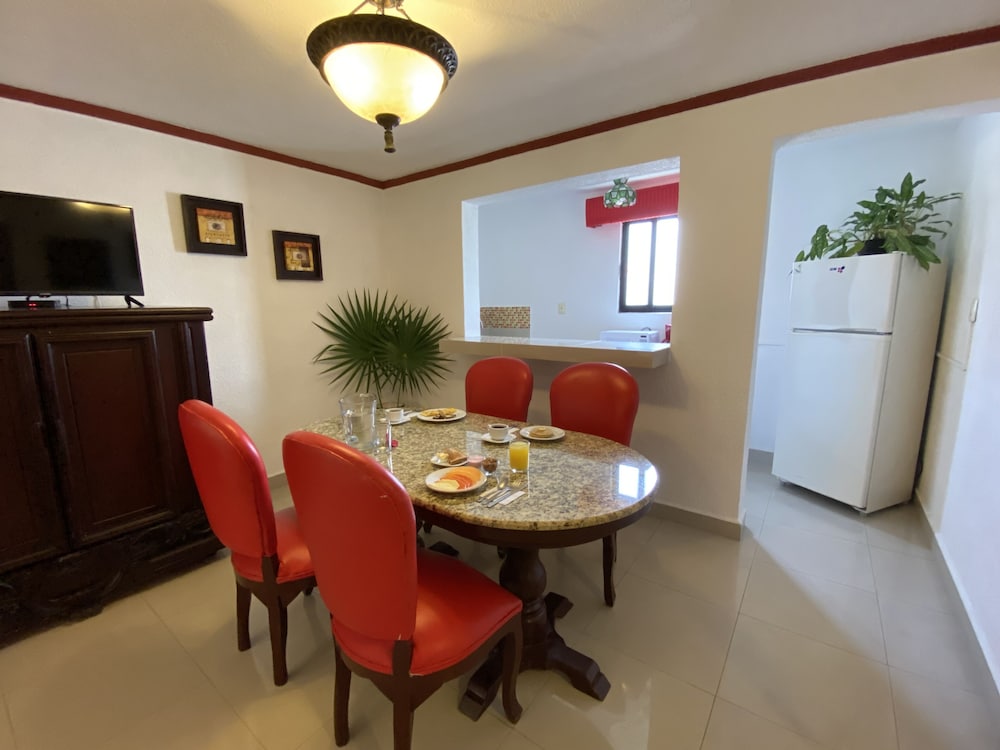 Suite - Photo 5