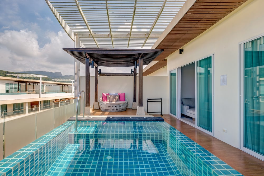 Deluxe Sky Pool Two-Bedrooms Apartment photo 2