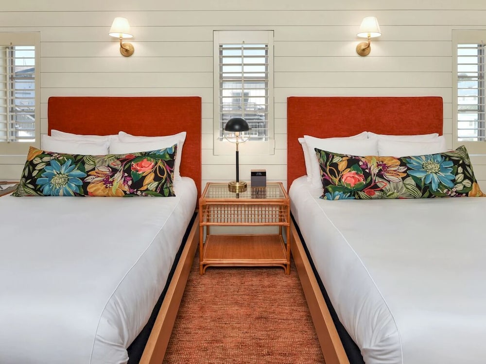 Traditional Double Room, Private Bathroom (DOUBLE BED - Town View) photo 2