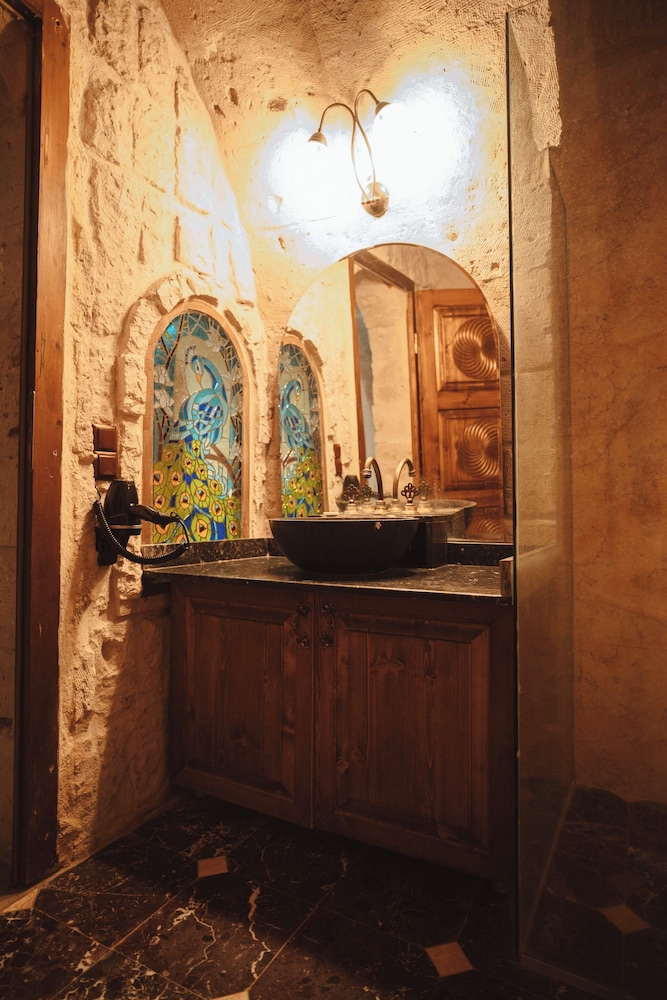 Deluxe Stone Suite with Stone - Photo 2