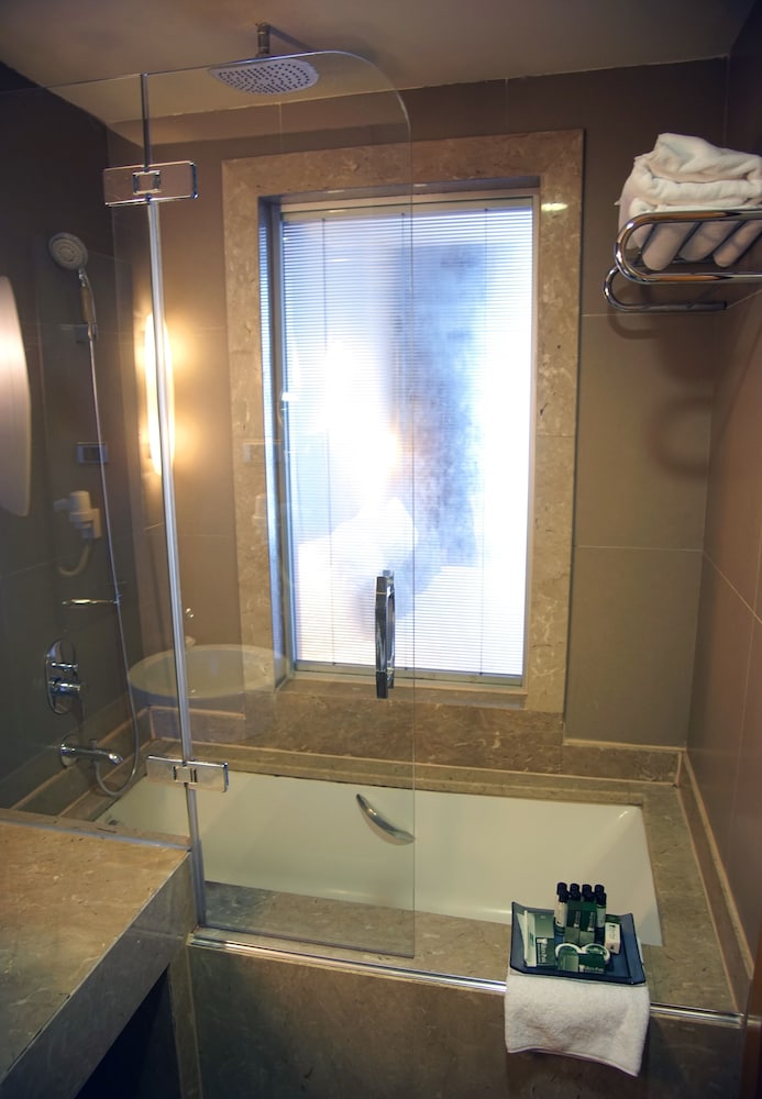 Standard Twin Room, City View photo 2