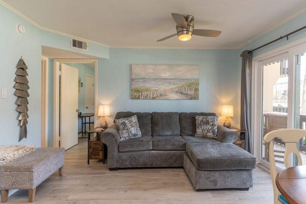 Standard Condo, 1 King Bed with Sofa bed, Resort View, Ground Floor