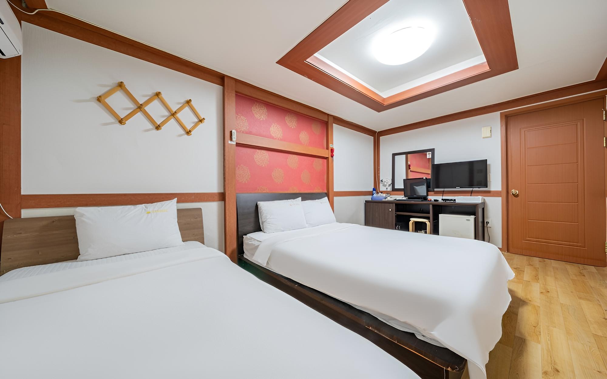 Room (Triple Room) photo 2