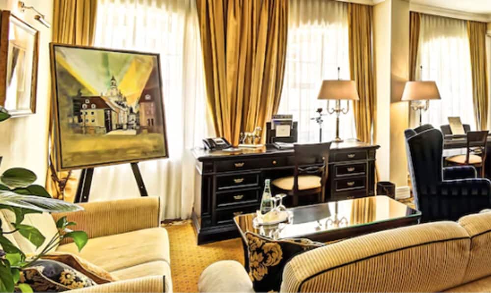 Executive Suite with View to Frauenkirche