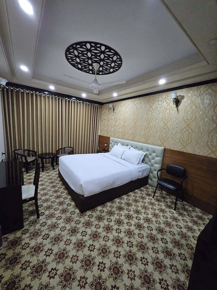 Deluxe Double Room, Balcony, Hill View photo 2