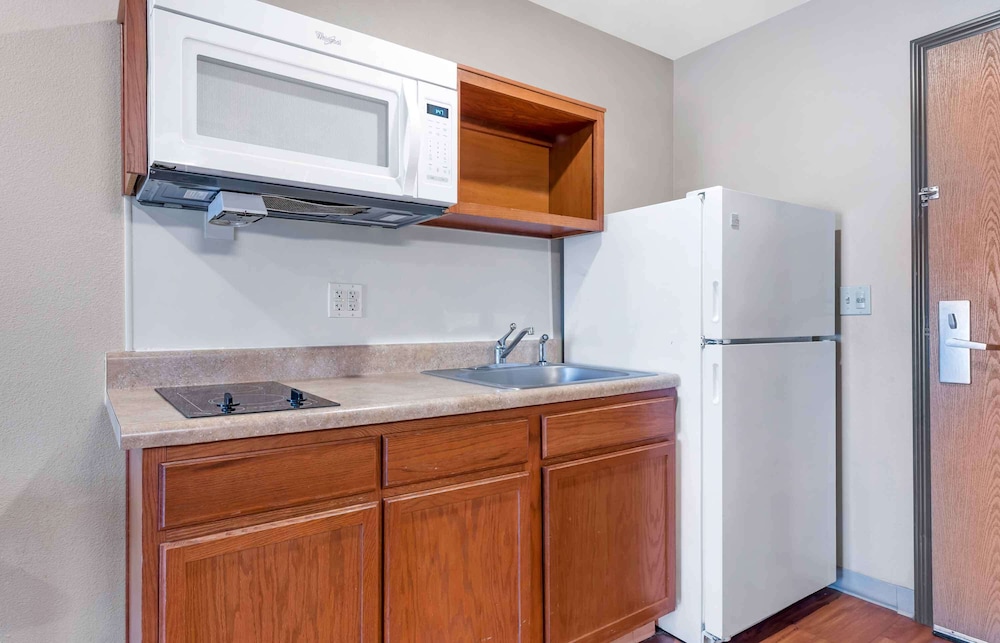 Standard Studio, Non Smoking, Refrigerator & Microwave photo 2