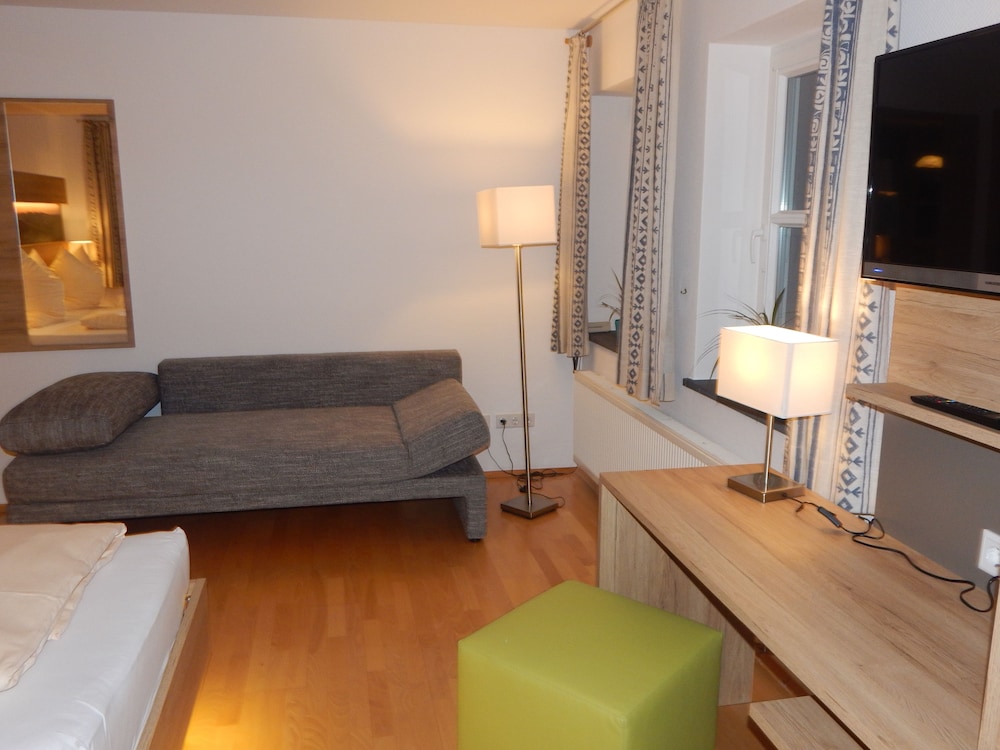 Double Room, Balcony - Photo 4