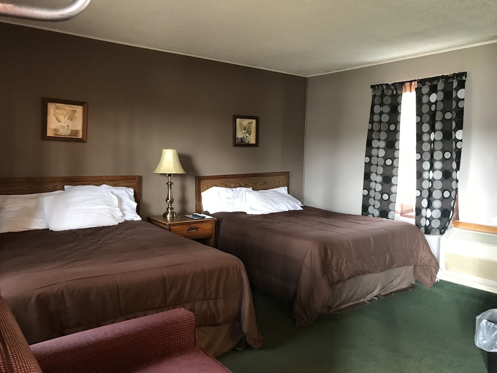 Basic Double Room, 2 Double Beds, Refrigerator & Microwave, Courtyard View photo 1