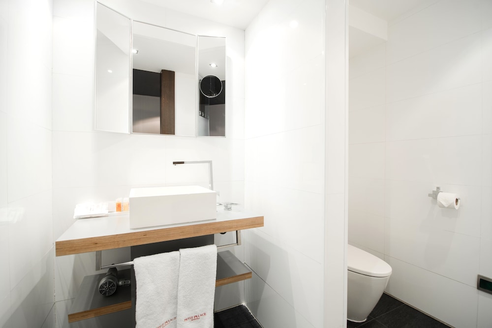 Standard Double Room - Photo 6
