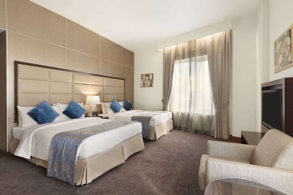 Junior Suite, 2 Queen Beds, Smoking