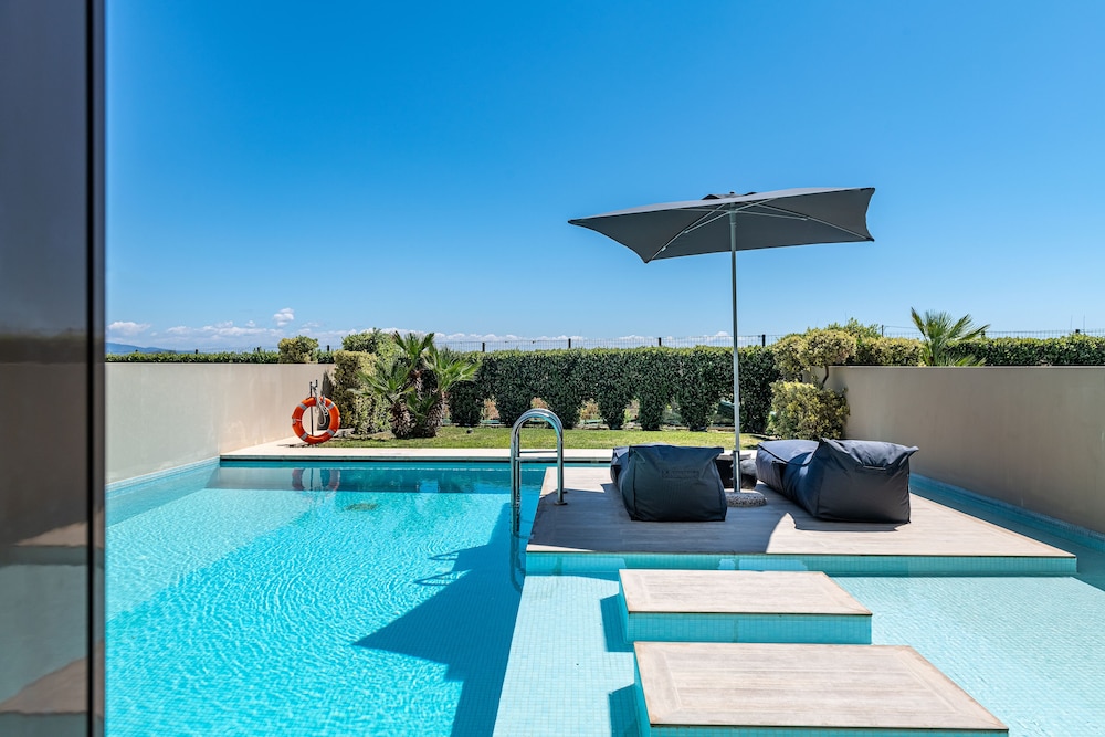 Deluxe Bungalow Suite with Private Pool - Photo 2