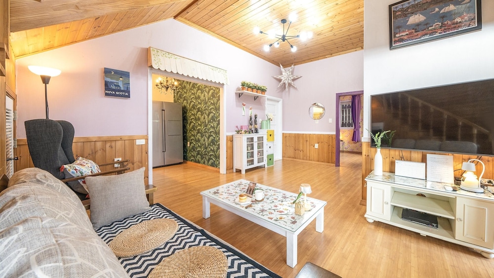 Basic Room, 3 Bedrooms (Maronnier)
