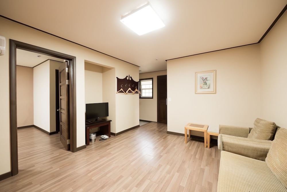 Annex Suite Room