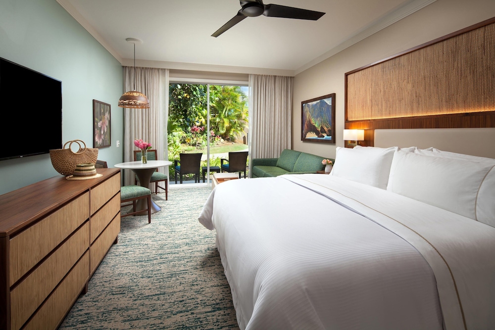 Studio, 1 King Bed with Sofa bed, Kitchen, Resort View photo 2